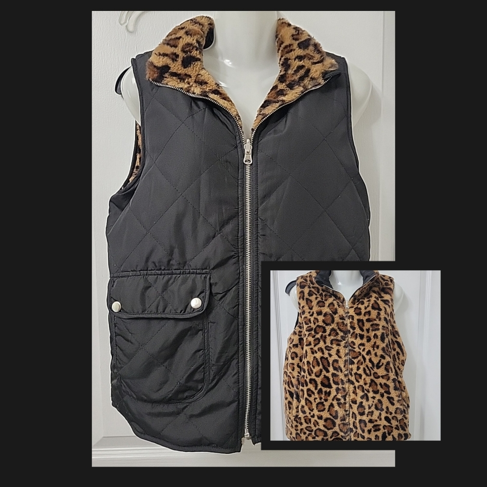 Entro Black Quilted Vest with Leopard Print Collar